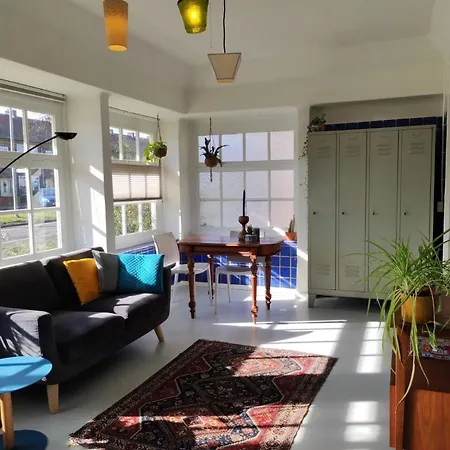 Ruimetelijke Kamer Met Prive Badkamer