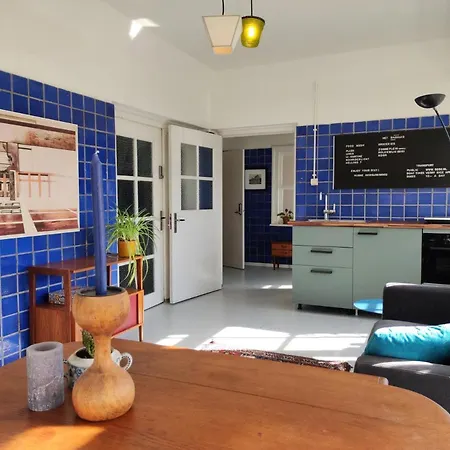 Ruimetelijke Kamer Met Prive Badkamer Amesterdão